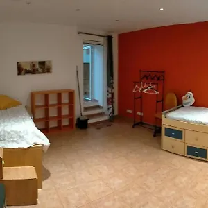 Сasa de vacaciones Preciosa Casa De 2 Pisos A 50 Metros De La Playa, Canet de Mar